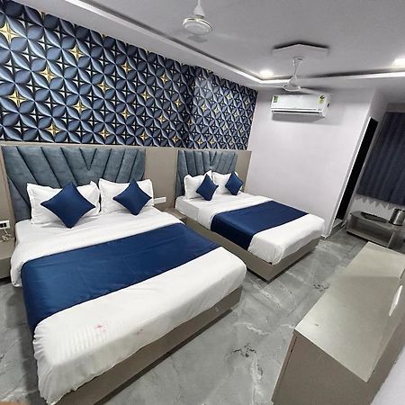 Hotel Kingdom Gandhinagar Bagian luar foto